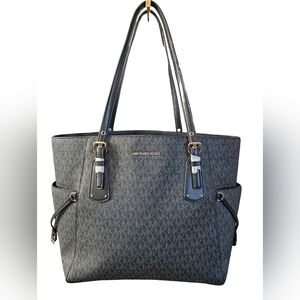 NWOT MICHAEL MICHAEL KORS Voyager Signature Tote